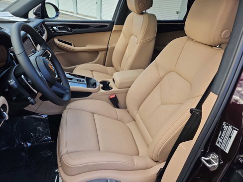 New 2026 Porsche Macan AWD/4WD image 13