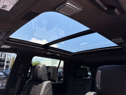 Used 2023 Cadillac Escalade Sport Platinum w/ LPO, ONYX Package AWD/4WD image 33