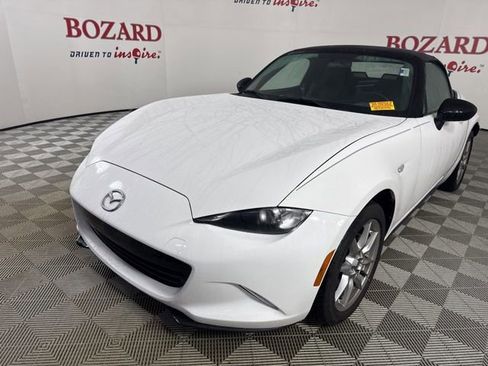 Used 2016 MAZDA MX-5 Miata Sport image 4