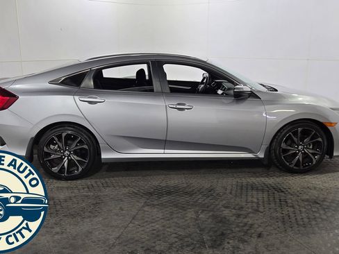 Used 2019 Honda Civic Sport image 8