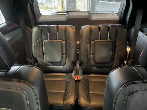 Used 2016 Ford Explorer Platinum AWD/4WD image 14