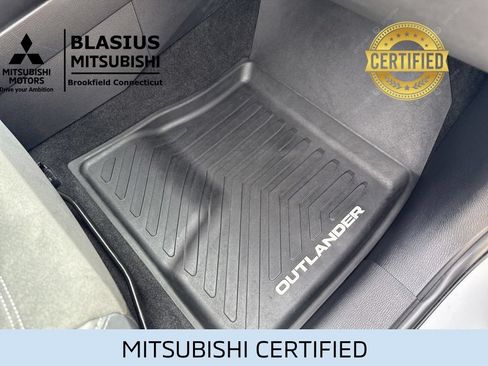 Used 2023 Mitsubishi Outlander 4WD Plug-In Hybrid image 39