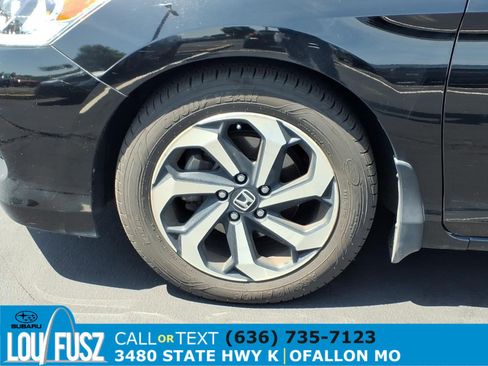 Used 2016 Honda Accord EX image 31