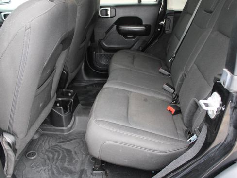 Used 2019 Jeep Wrangler Unlimited Sport S image 10