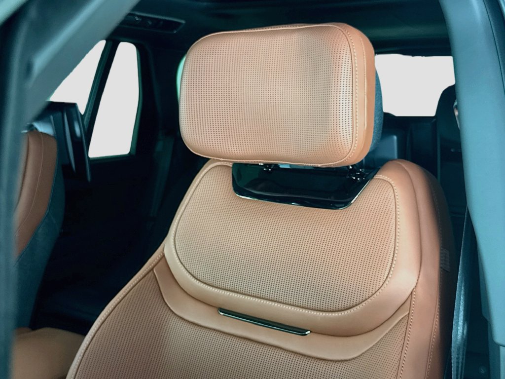 New 2026 Land Rover Range Rover SV AWD/4WD image 29