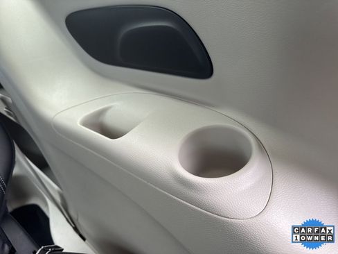 Used 2024 Chrysler Pacifica Touring-L image 43