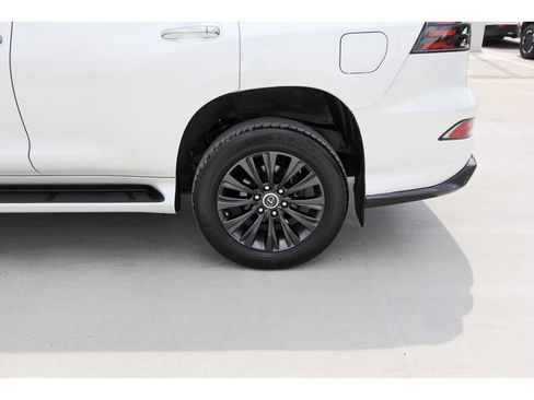 Used 2023 Lexus GX 460 Luxury w/ Sport Design Package image 31