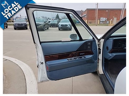 Used 1997 Buick Le Sabre Custom w/ Headliner Lighting Pkg image 11