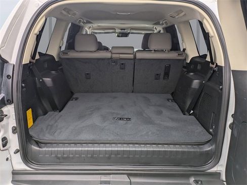 Used 2020 Lexus GX 460 Premium image 12