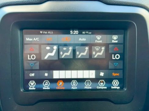 Used 2020 Jeep Renegade Latitude AWD/4WD image 21