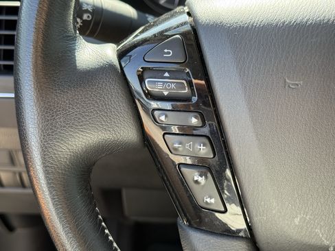 Used 2024 Nissan Armada SV AWD/4WD image 16