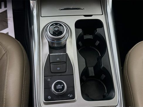 Used 2020 Ford Explorer Limited image 17