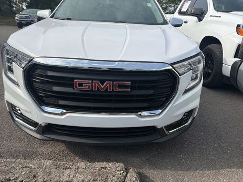 Used 2022 GMC Terrain SLE w/ Driver Convenience Package FWD image 9