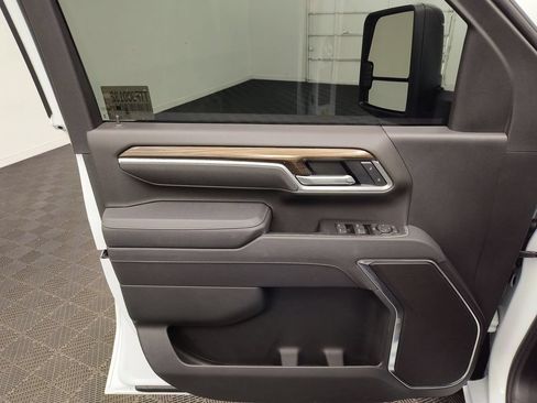 Used 2026 Chevrolet Silverado 3500 LT AWD/4WD image 12