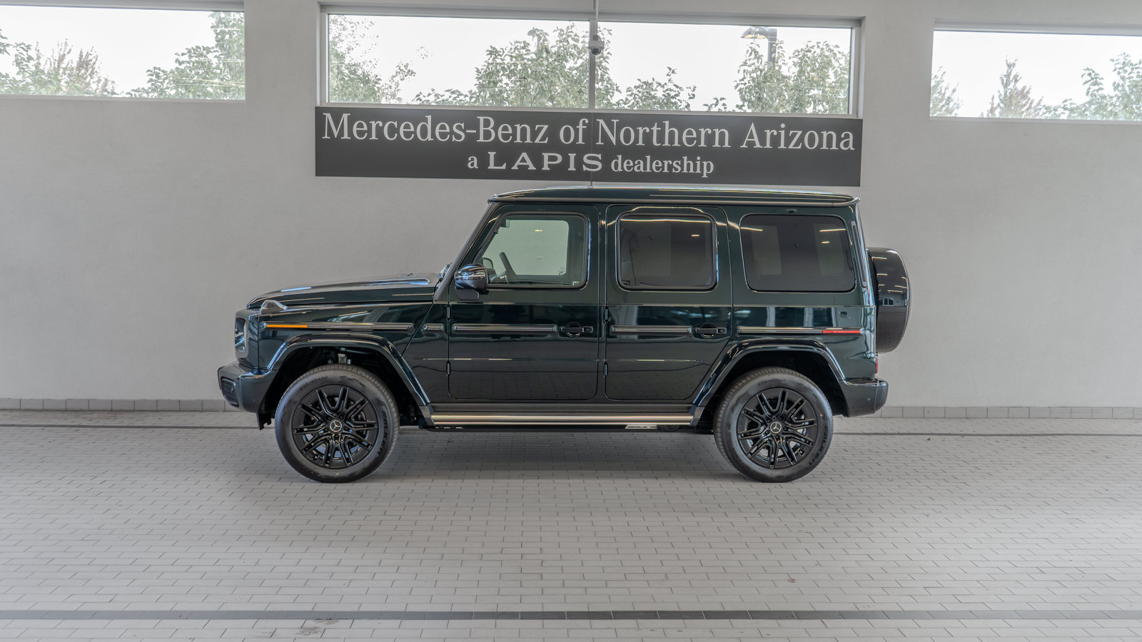 New 2027 Mercedes-Benz G 580 e image 2