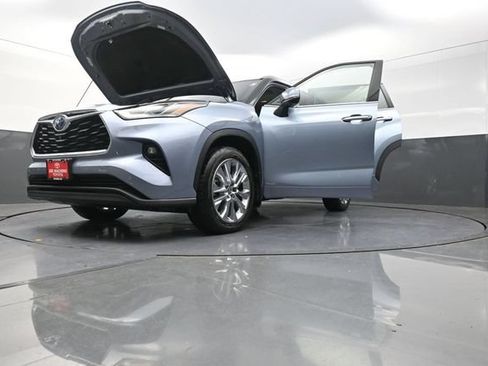 Used 2024 Toyota Highlander Limited AWD/4WD image 42