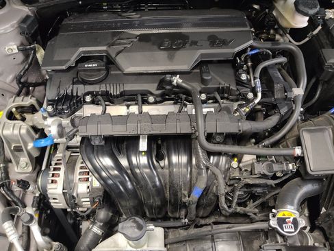 Used 2025 Hyundai Elantra SEL FWD image 30