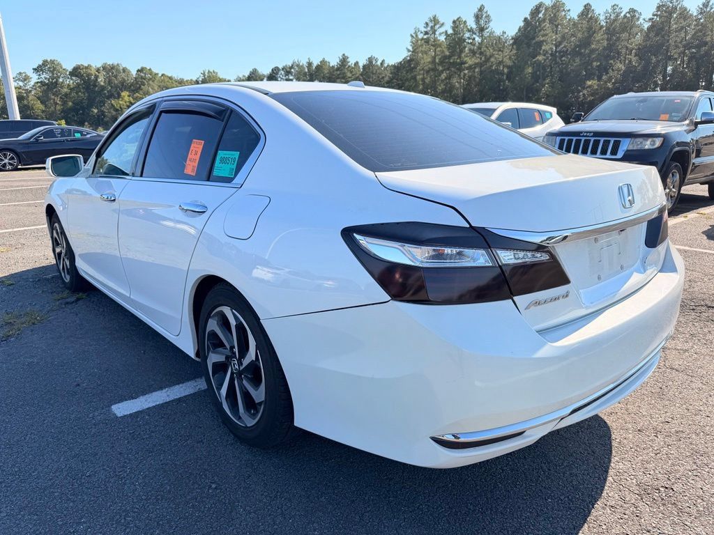 Used 2017 Honda Accord EX-L image 3