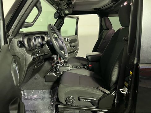 Used 2022 Jeep Wrangler Sport AWD/4WD image 19