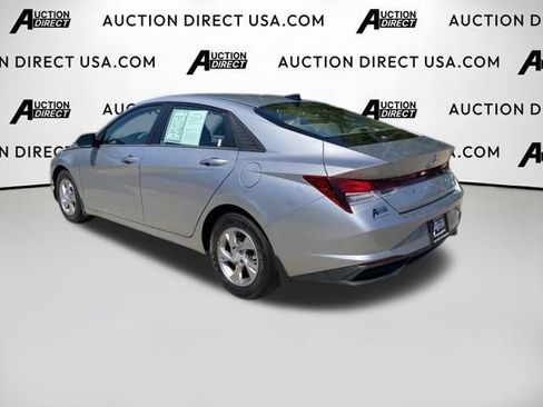 Used 2022 Hyundai Elantra SE w/ Cargo Package FWD image 18