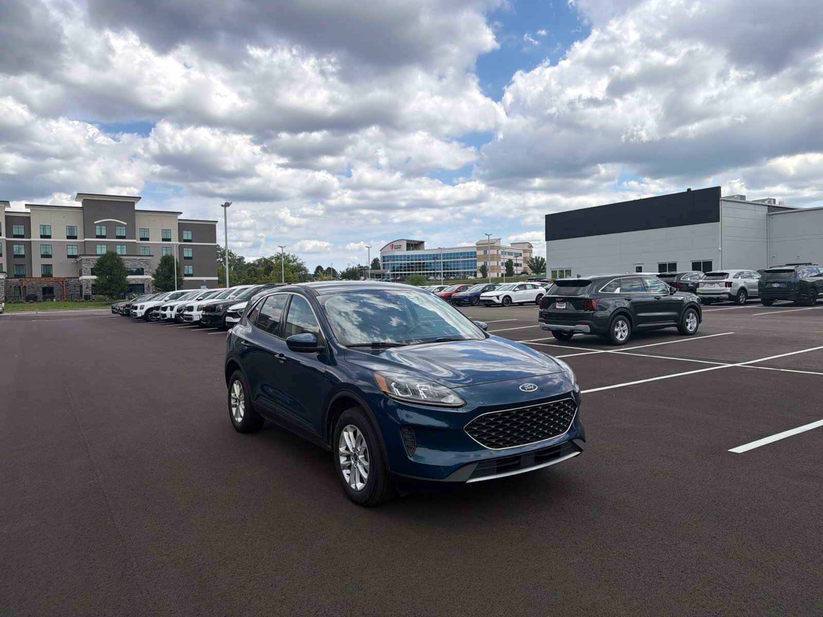 Used 2020 Ford Escape SE AWD/4WD image 3