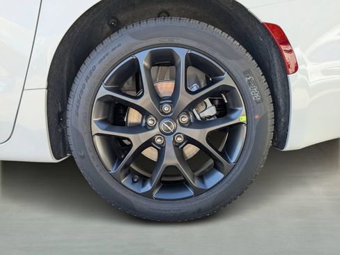 New 2026 Chrysler Pacifica Select w/ S Appearance Package FWD image 7