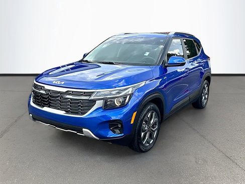 Certified 2024 Kia Seltos S FWD image 3