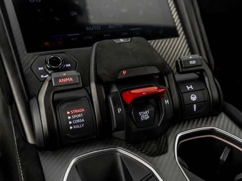 Used 2024 Lamborghini Urus Performante image 43