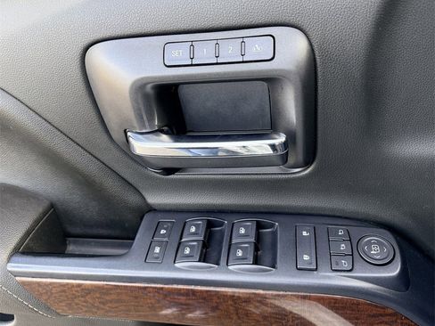 Used 2016 GMC Sierra 2500 SLT w/ Duramax Plus Package image 10