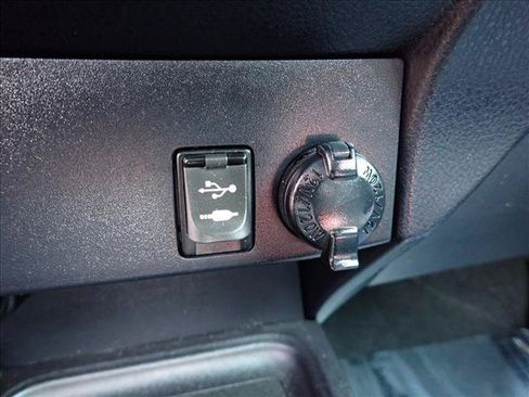 Used 2016 Toyota RAV4 LE FWD image 18