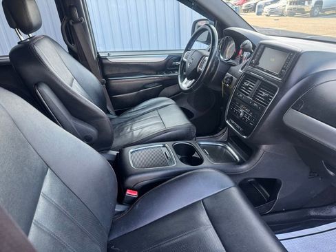 Used 2017 Dodge Grand Caravan GT FWD image 19