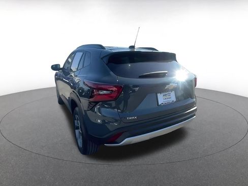 Used 2025 Chevrolet Trax LT image 11