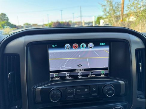 Used 2018 GMC Sierra 2500 Denali w/ Duramax Plus Package AWD/4WD image 18