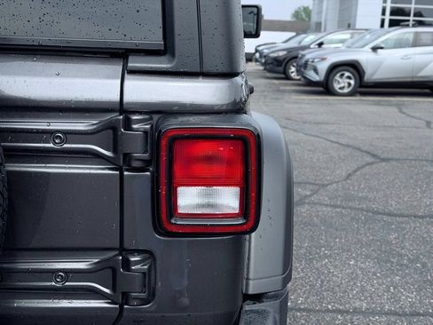 Used 2022 Jeep Wrangler Unlimited Sport AWD/4WD image 8
