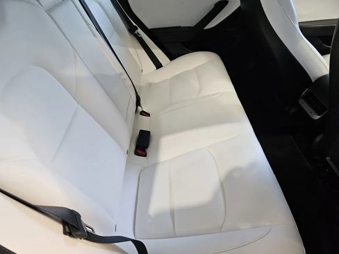 Used 2020 Tesla Model 3 Standard Range Plus RWD image 9