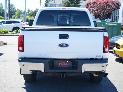 Used 2011 Ford F250 Lariat w/ Chrome Pkg AWD/4WD image 4