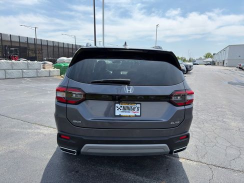 Used 2025 Honda Pilot Elite image 5