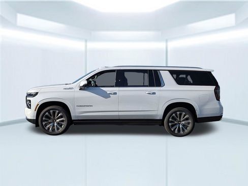 New 2026 Chevrolet Suburban High Country AWD/4WD image 2
