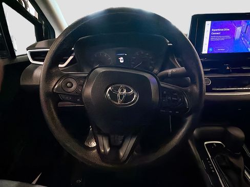 Used 2025 Toyota Corolla LE FWD image 17