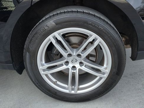 Certified 2023 Porsche Macan Turbo image 30