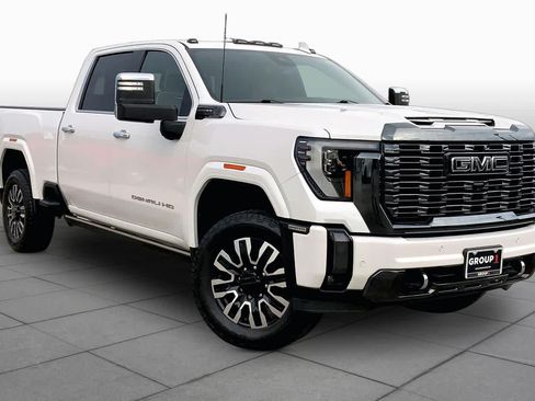 Used 2024 GMC Sierra 2500 Denali Ultimate AWD/4WD image 3