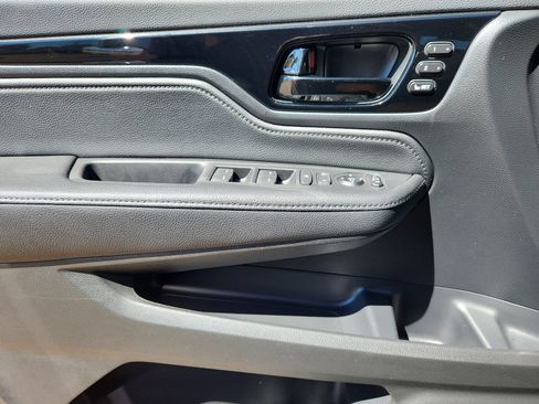 Certified 2024 Honda Odyssey Touring image 9