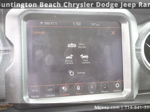 Used 2022 Jeep Wrangler Unlimited Sahara image 33