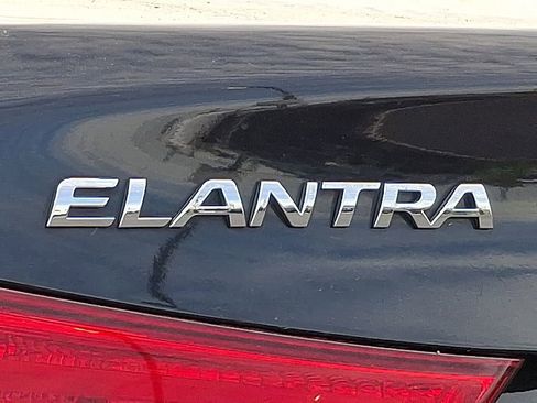 Used 2011 Hyundai Elantra GLS w/ Preferred Equipment Pkg 3 FWD image 30