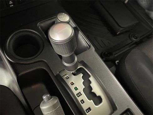 Used 2014 Toyota FJ Cruiser Base image 10