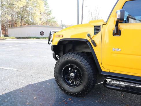 Used 2003 HUMMER H2 Base 4dr 4WD SUV w/ Preferred Equipment Group image 29