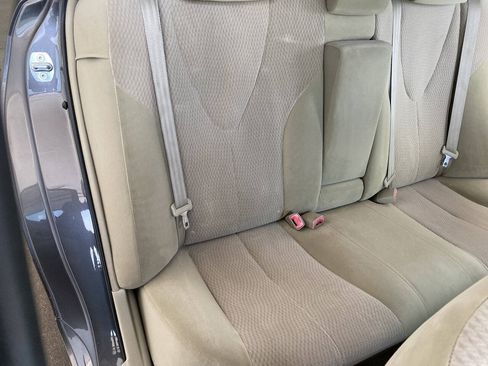 Used 2011 Toyota Camry LE FWD image 30