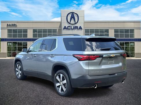 Used 2023 Chevrolet Traverse LT w/ LT Premium Package AWD/4WD image 3
