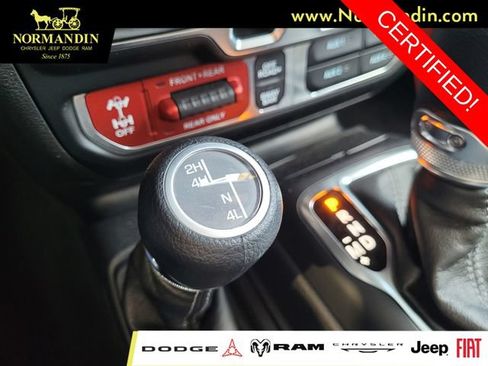 Certified 2025 Jeep Wrangler Unlimited Rubicon w/ Convenience Group AWD/4WD image 14