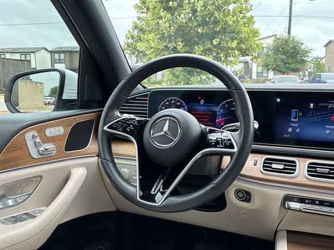 Used 2025 Mercedes-Benz GLE 350 4MATIC image 25
